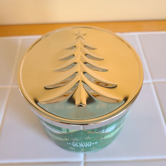 Bath & Body Works White Barn Candle 3 Wick, Iced Winter Balsam 14.5 oz, New - Picture 4 of 6